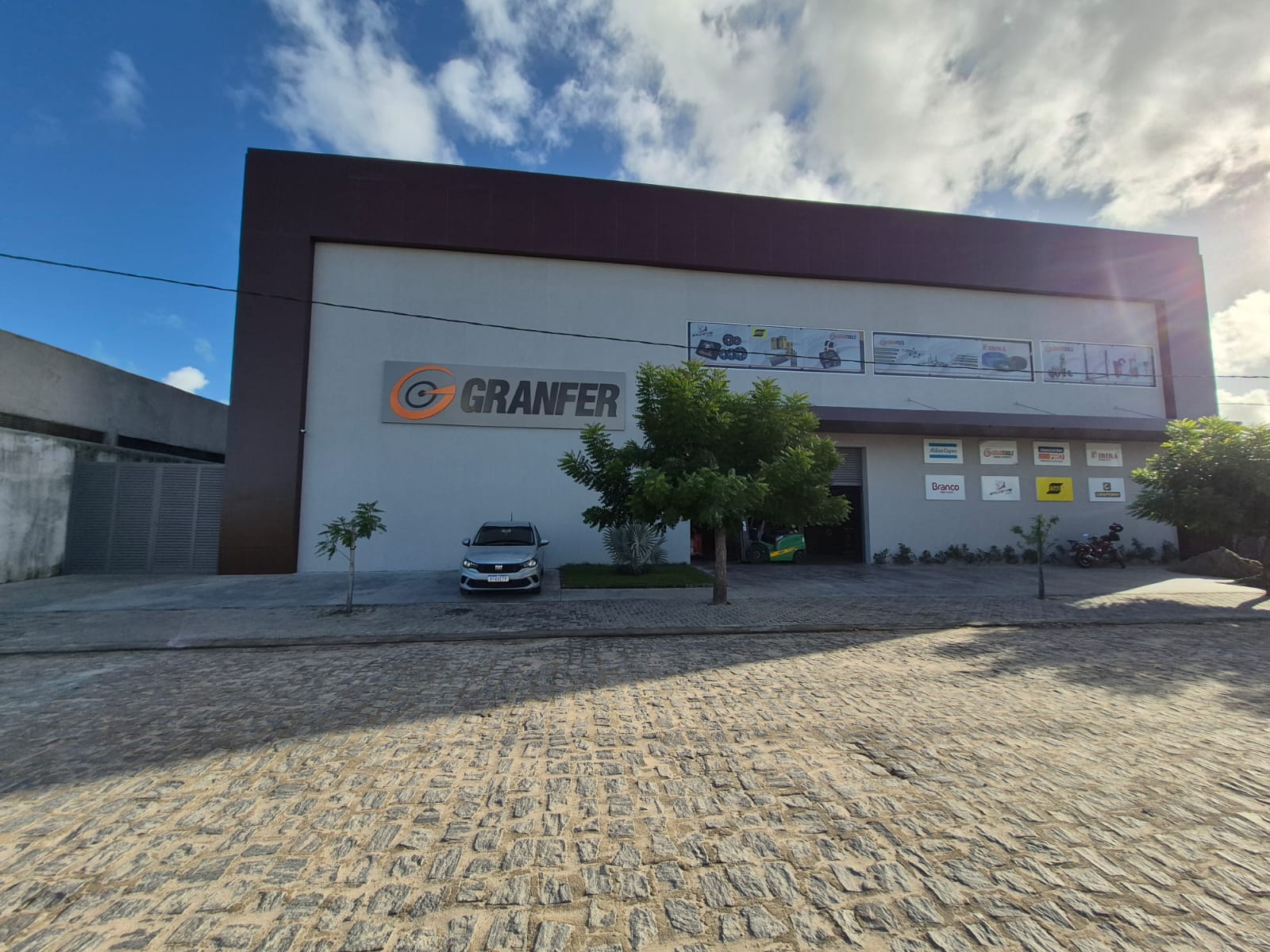 Fachada da Granfer